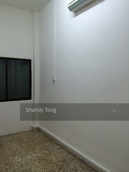 Macpherson Road (D13), Terrace #197816702